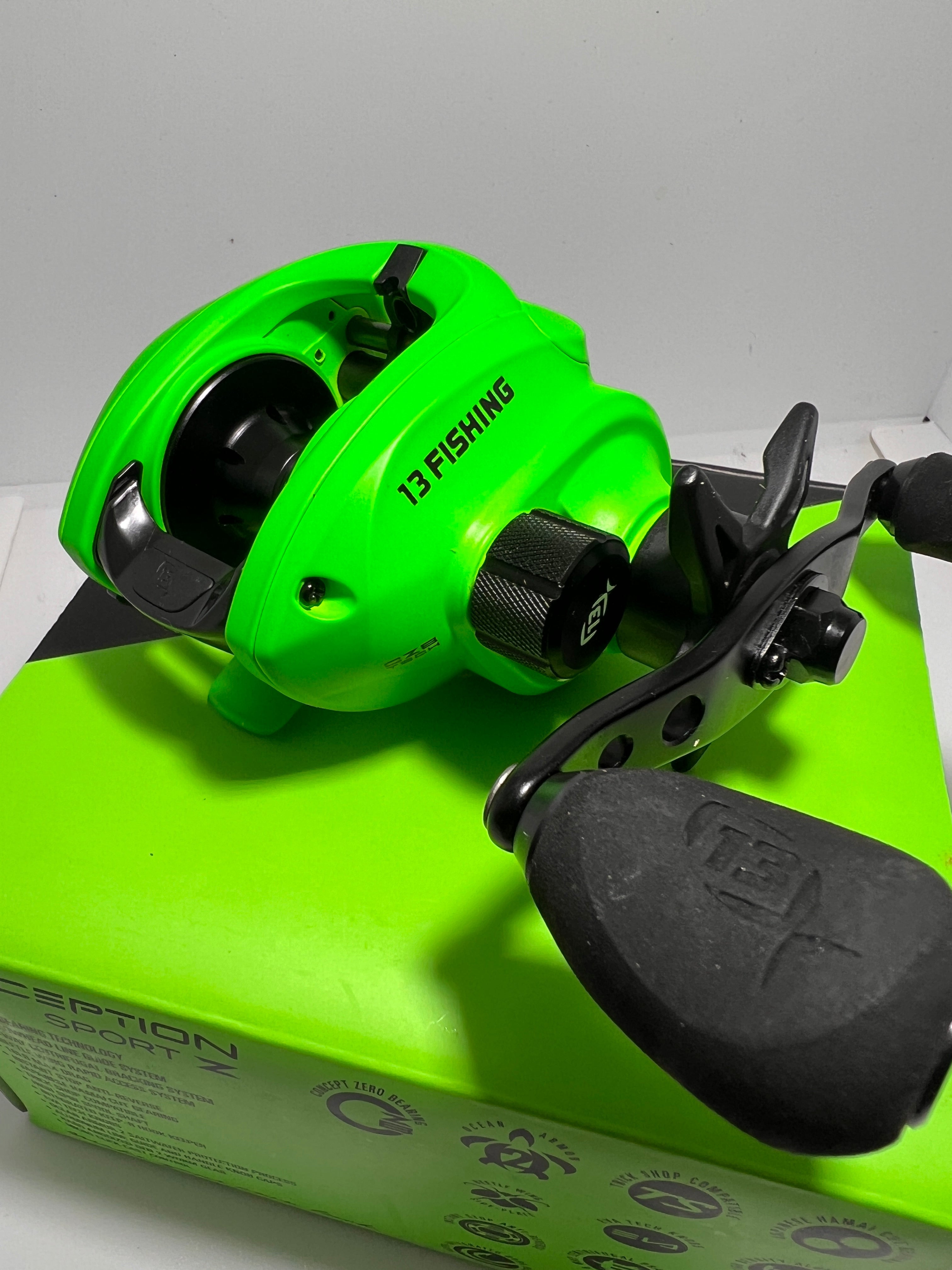 リール 13 FISHING INCEPTION SPORT Z 13 Fishing Inception Sport Z Baitcasting Reels - TackleDirect